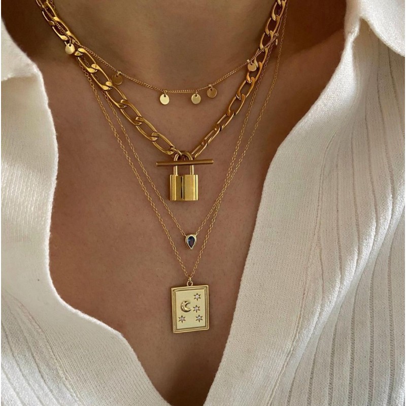 Collar 7 Chapitas Oro_modelo 2