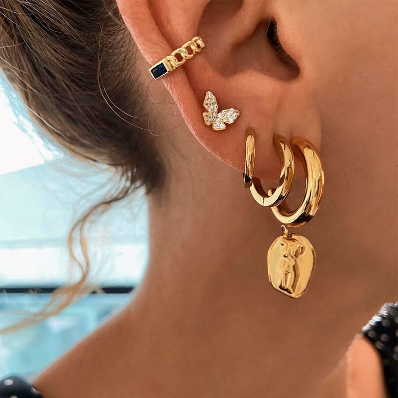 Ear Cuff Baris Negro Oro 2