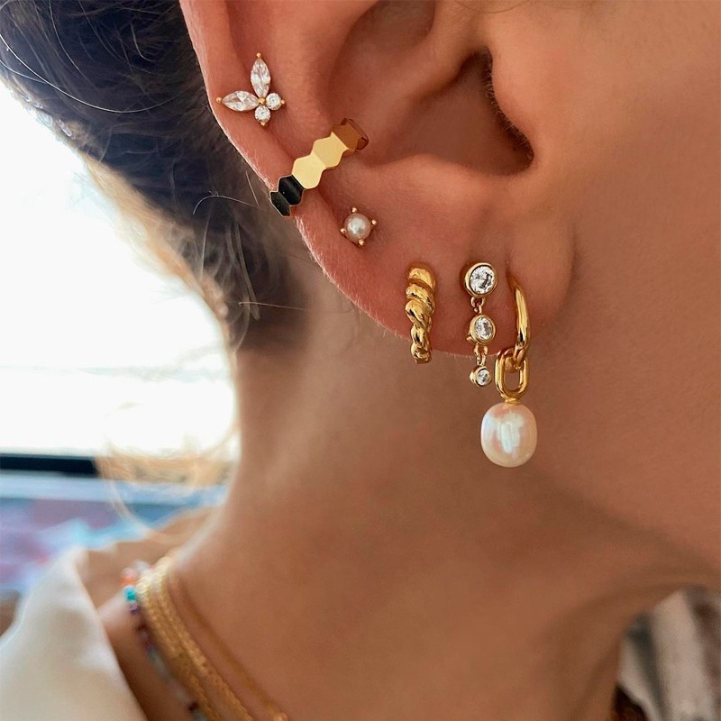 Butterfly White Gold Earring 2