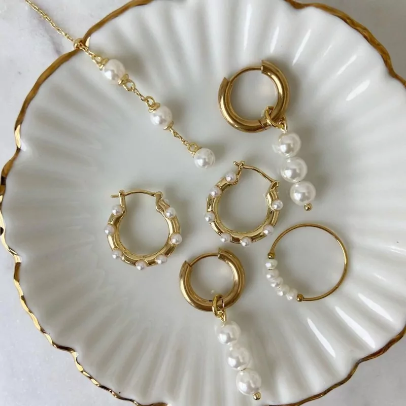 Chelsea Gold Earrings (PAIR) 2